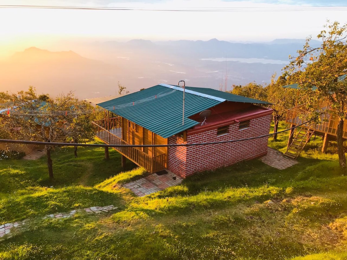 Cozy wooden cabin /couple/3pax